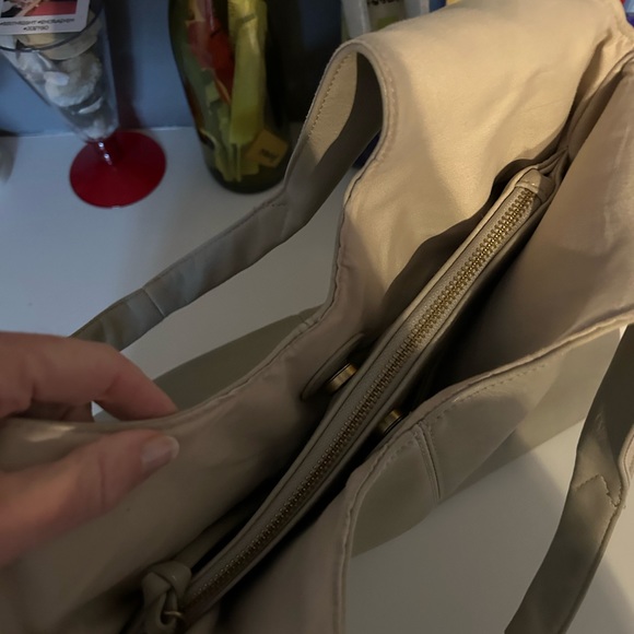 COPY - Fantastic like new oversized bag priced to sell! - Picture 6 of 7